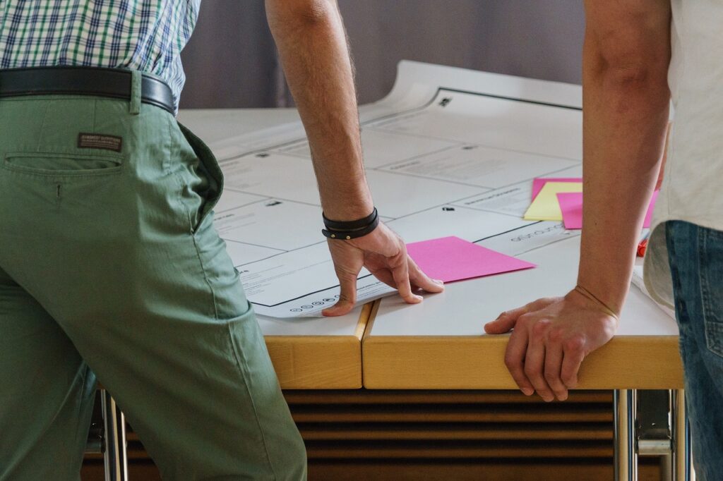 Punya Banyak Bisnis Sejenis, Mending Jadi Satu PT atau Dipisah